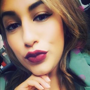 Meet your Posher, Yohana